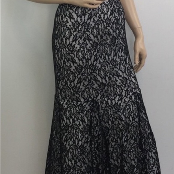 Sequin Hearts Mercedes Metallic Lace Mermaid Gown - Picture 5 of 7